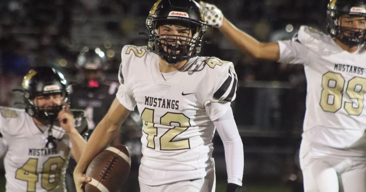 Mitchell Dominates Wiregrass Ranch In Class 6a Football