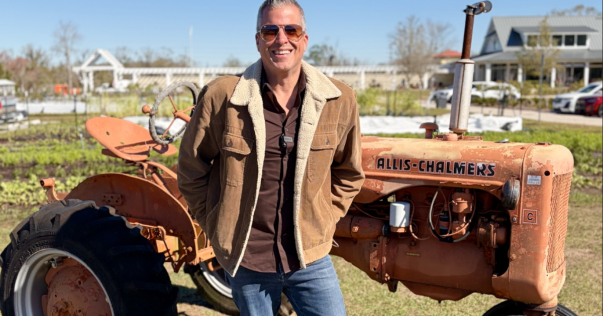 Urban Farm Brings Fresh Produce to Suburban Community