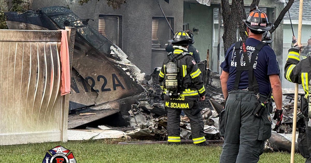 One Dead After Small Plane Crashes Into Wesley Chapel Home