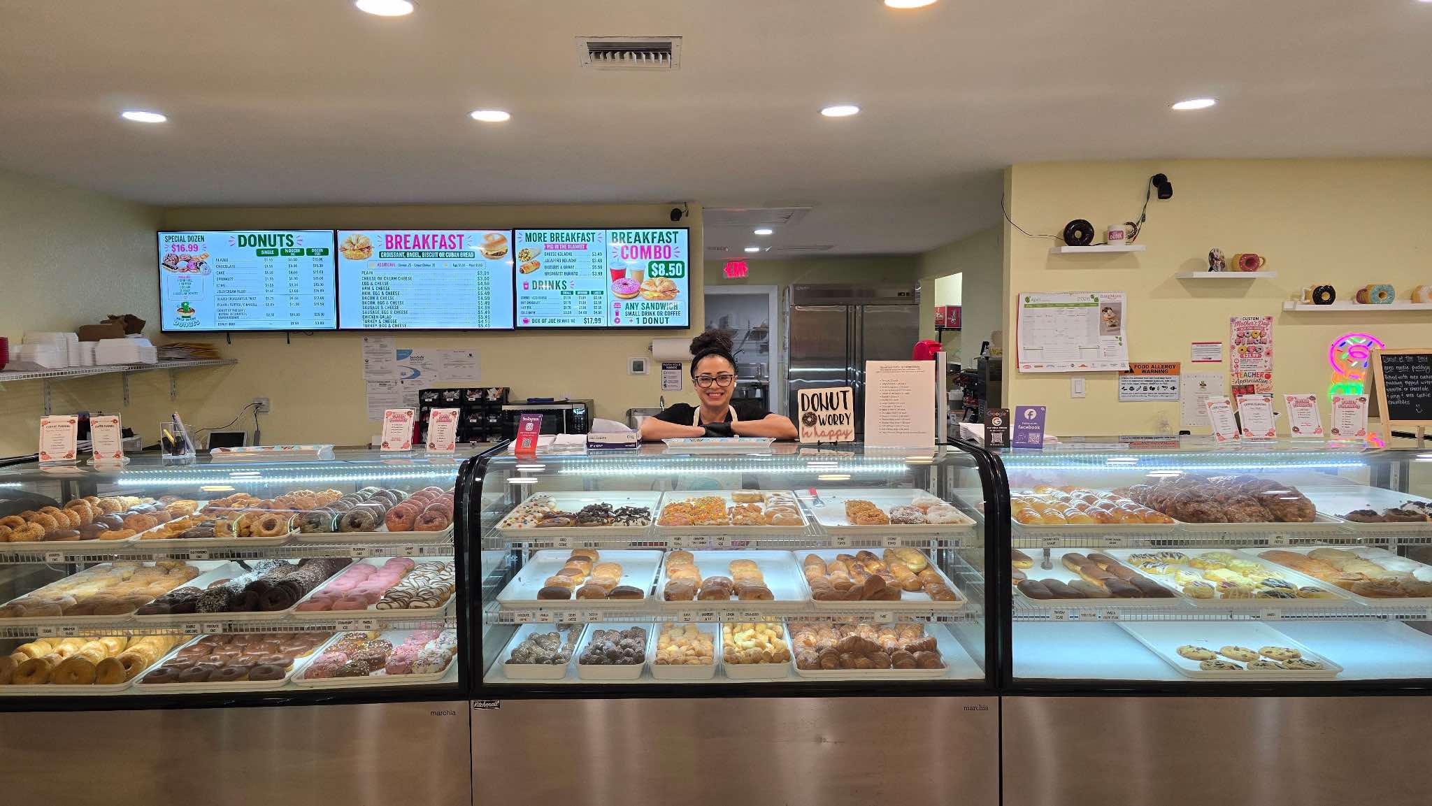 Hole in One Donuts expands to Port Richey with bustling new shop and community focus
