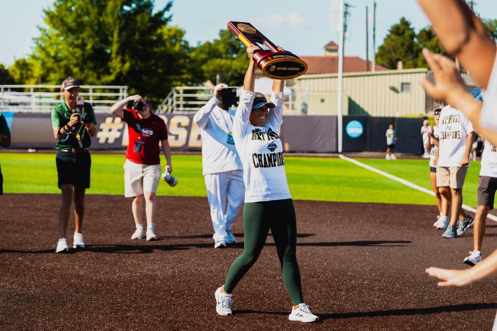 Saint Leo Softball Team Wins National Championship After Coach Overcomes Cancer
